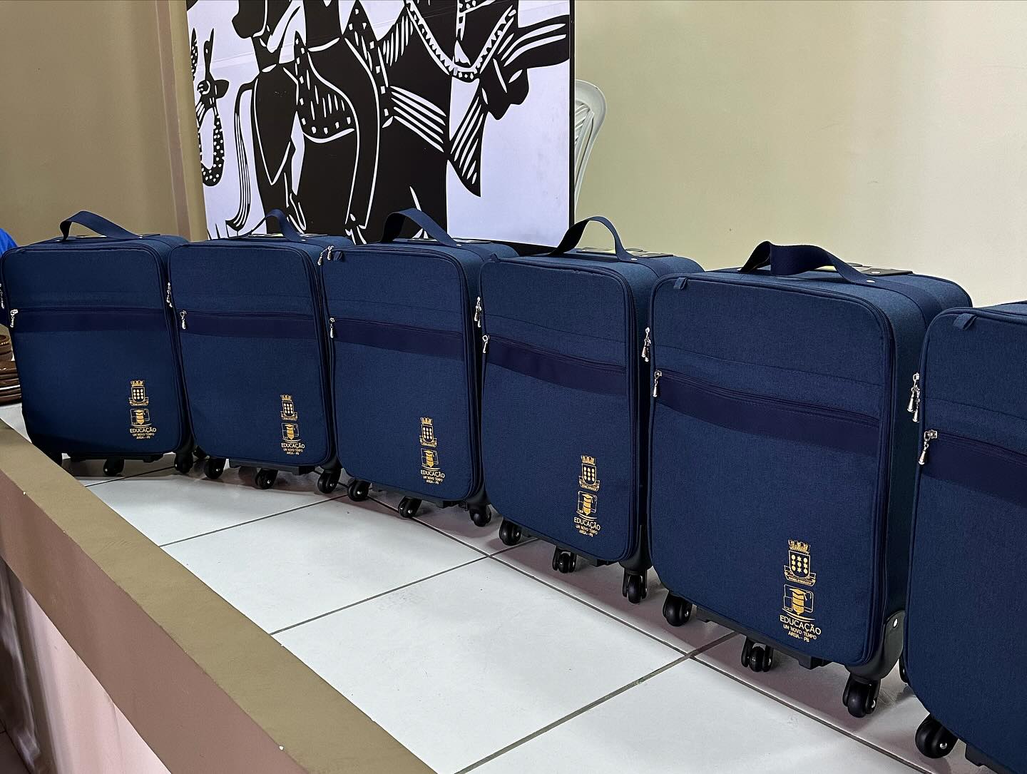 PMA realiza a entrega de kit completo de viagem com fardamento para os paratletas alunos da Rede municipal