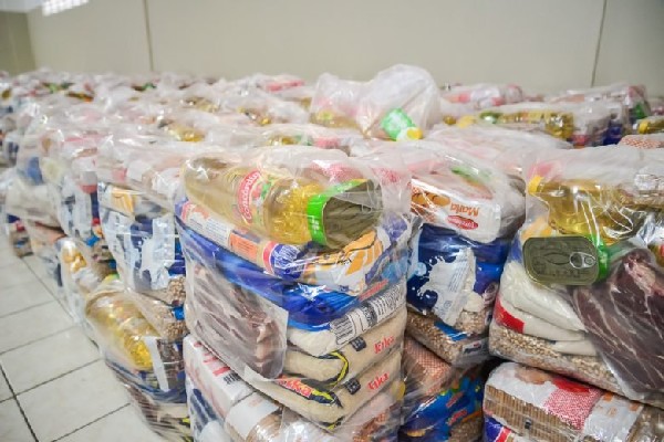 Na semana de Natal PMA distribui 4500 cestas básicas para famílias carentes da zona urbana e zona rural do município